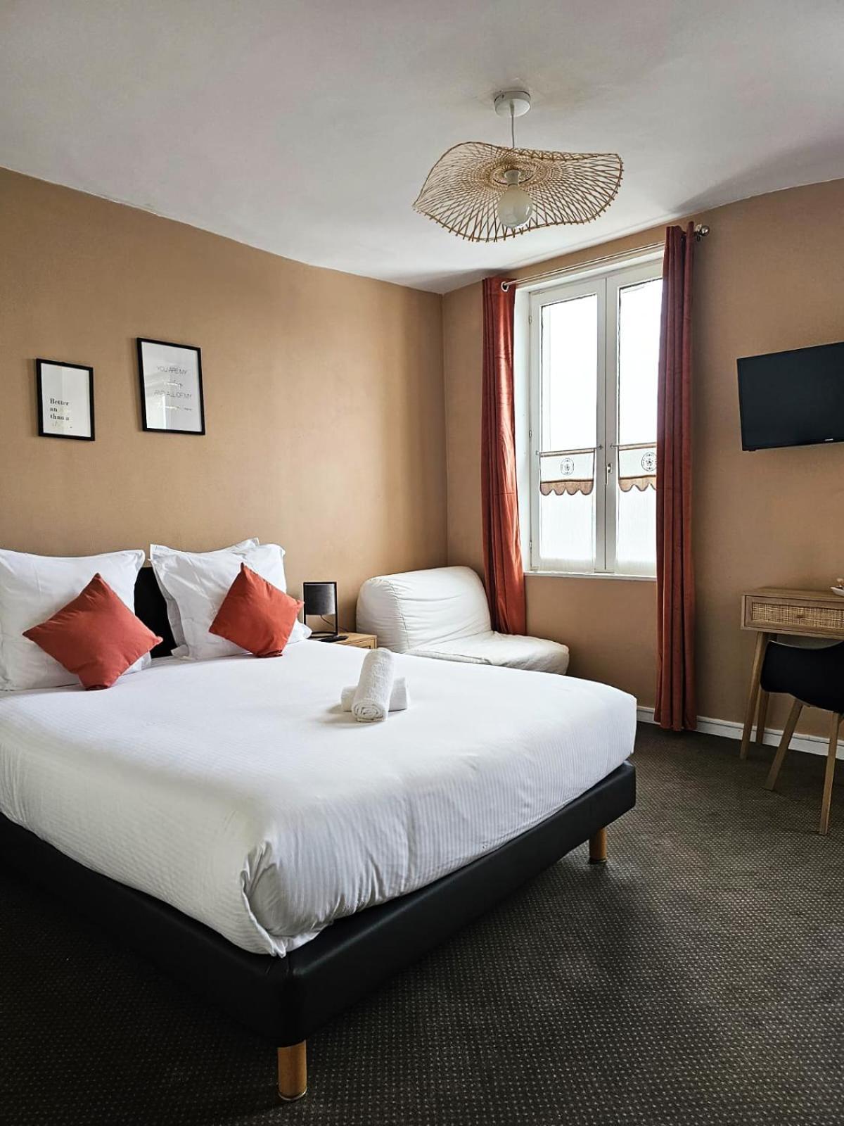 Hotel Le Lion D'Or ベルネ エクステリア 写真